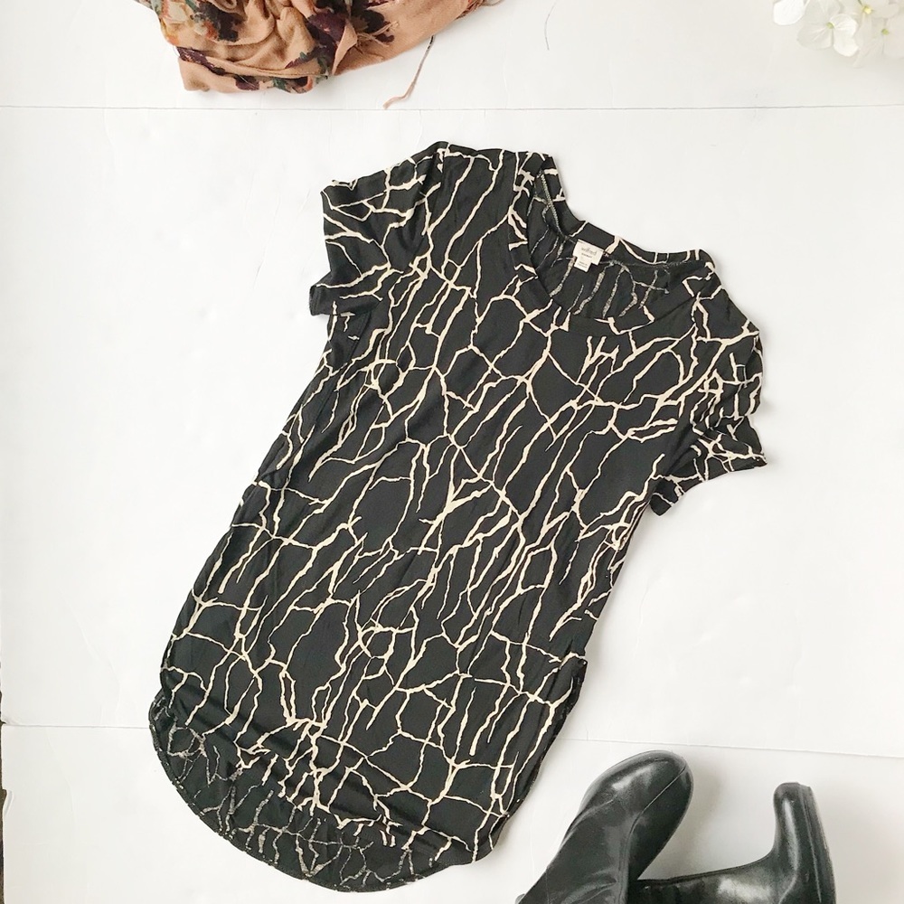 3/$20 Wilfred ivory and‎ black top